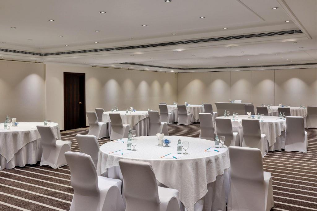 Le Meridien Dubai Hotel & Conference Centre